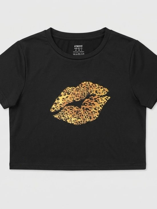 The Unbranded Brand Tops - Kids Black Crop Tee with Gold Leopard Kiss Graphic